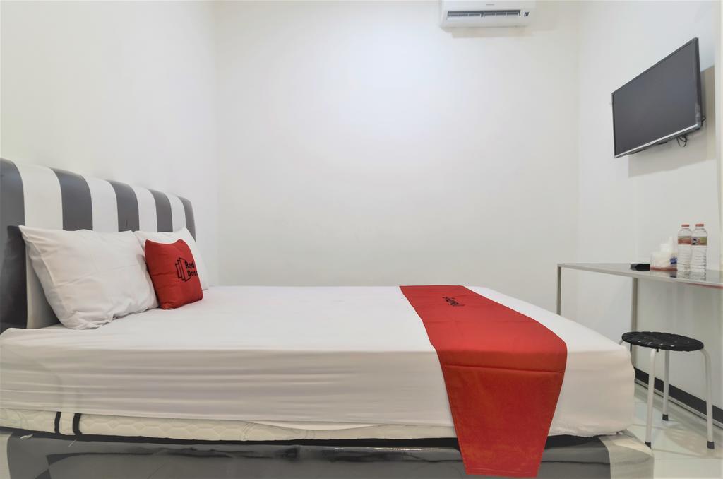 Reddoorz Near Poncol Station Hotel Semarang Exterior photo