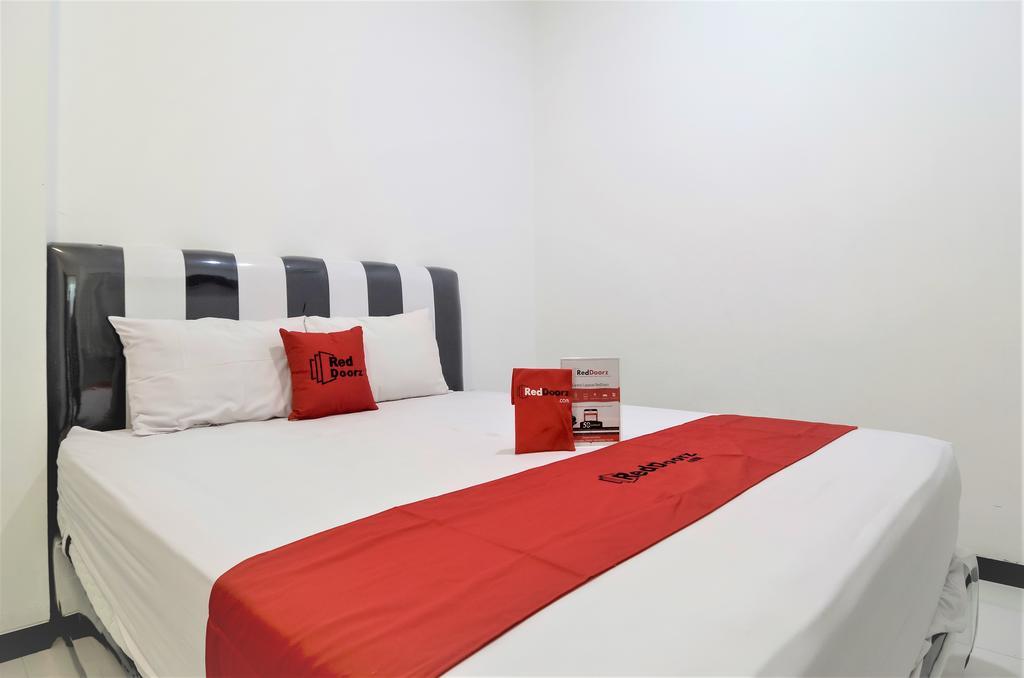 Reddoorz Near Poncol Station Hotel Semarang Exterior photo
